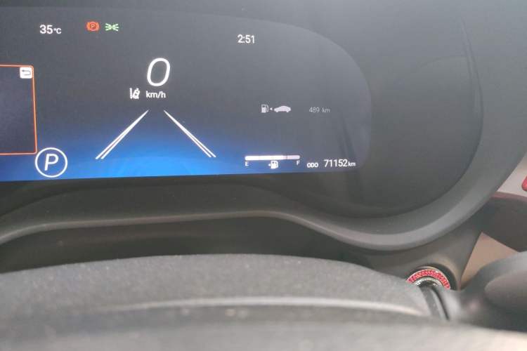 Used Toyota SIENNA 2021 2.5L Hybrid Ultimate Edition Odometer Close Up