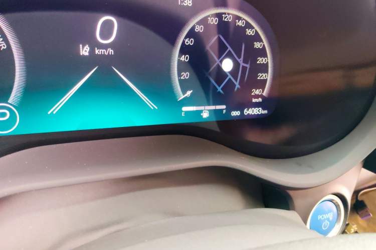 Used Toyota SIENNA 2021 2.5L Hybrid Platinum Edition Odometer Close Up