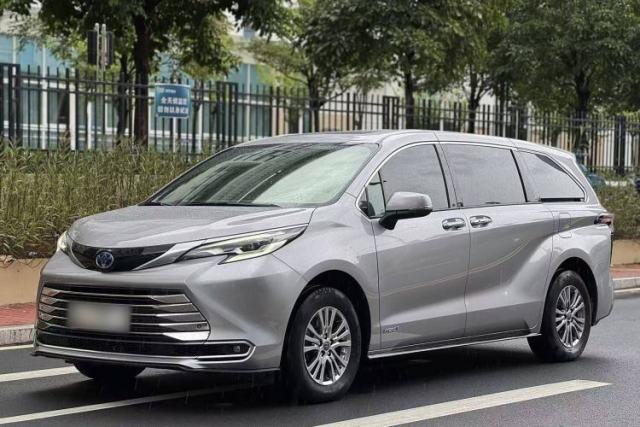 Used Toyota SIENNA 2021 2.5L Hybrid Premium Edition
