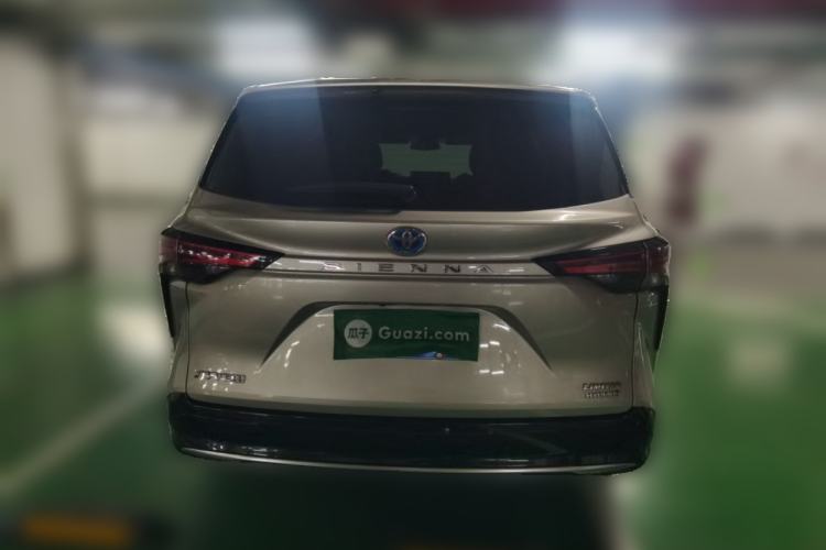 Used Toyota SIENNA 2021 2.5L Hybrid Premium Edition Rear