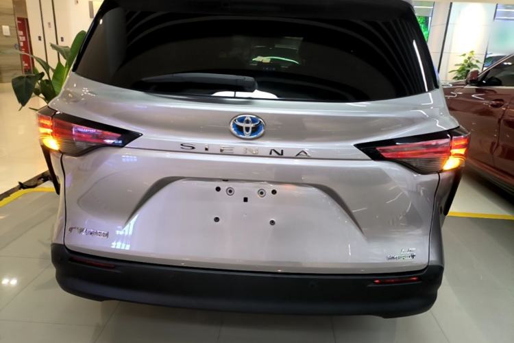 Used Toyota SIENNA 2021 2.5L Hybrid Comfort Edition Rear
