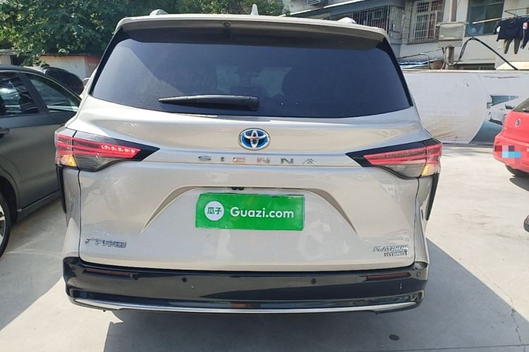 Used Toyota SIENNA 2021 2.5L Hybrid Platinum Edition Rear