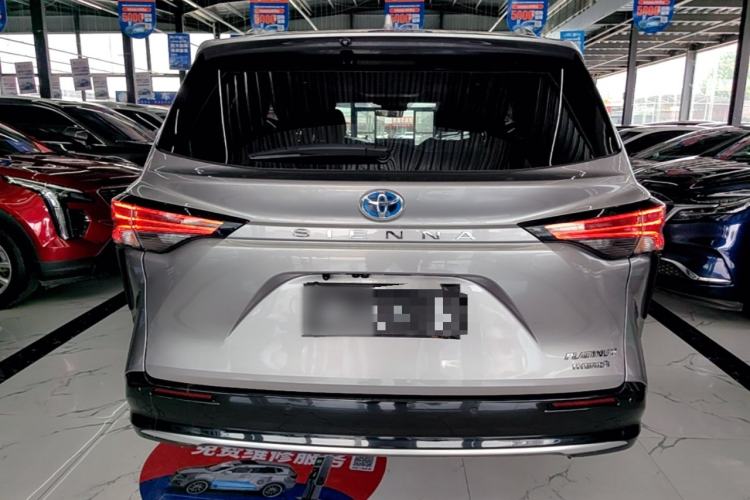 Used Toyota SIENNA 2021 2.5L Hybrid Platinum Edition Rear