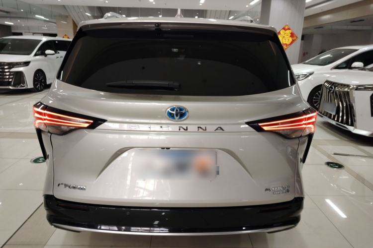 Used Toyota SIENNA 2021 2.5L Hybrid Platinum Edition Rear
