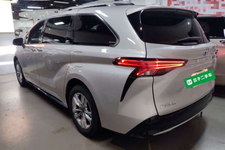 Used Toyota SIENNA 2021 2.5L Hybrid Platinum Edition Rear Left 45 Deg