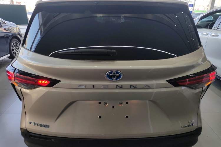 Used Toyota SIENNA 2021 2.5L Hybrid Comfort Edition Rear