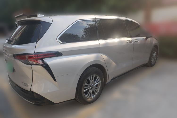 Used Toyota SIENNA 2021 2.5L Hybrid Premium Edition Rear Right 45 Deg