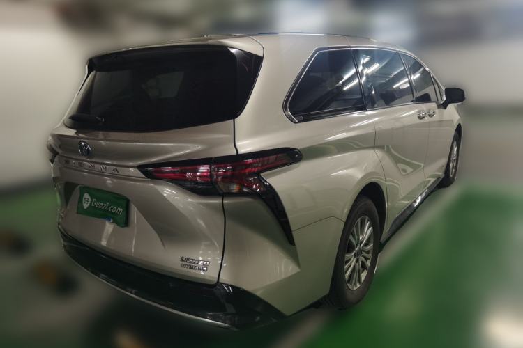 Used Toyota SIENNA 2021 2.5L Hybrid Premium Edition Rear Right 45 Deg