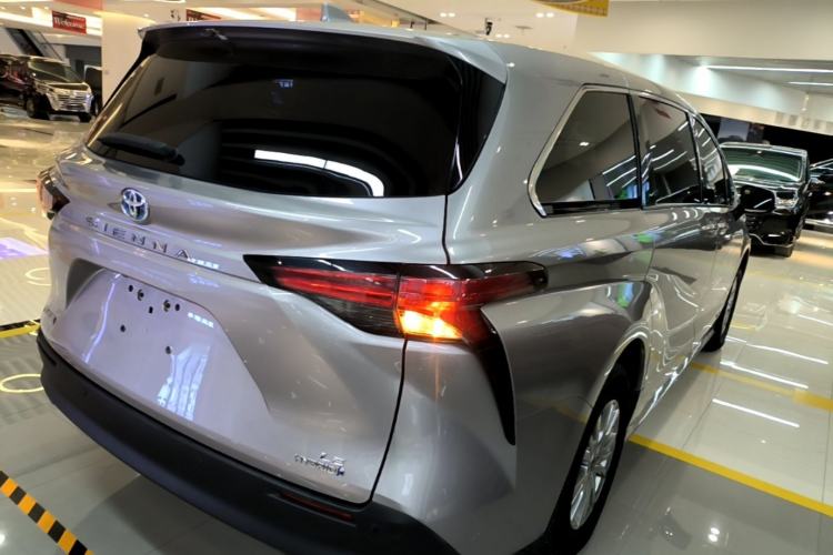 Used Toyota SIENNA 2021 2.5L Hybrid Comfort Edition Rear Right 45 Deg