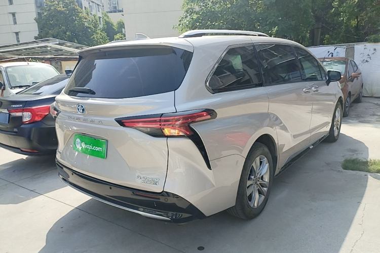 Used Toyota SIENNA 2021 2.5L Hybrid Platinum Edition Rear Right 45 Deg