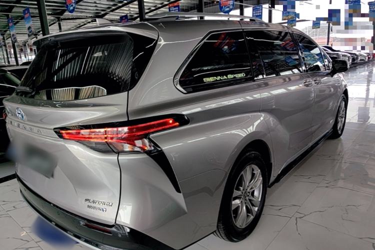 Used Toyota SIENNA 2021 2.5L Hybrid Platinum Edition Rear Right 45 Deg