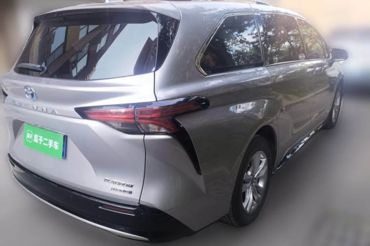 Used Toyota SIENNA 2021 2.5L Hybrid Platinum Edition Rear Right 45 Deg