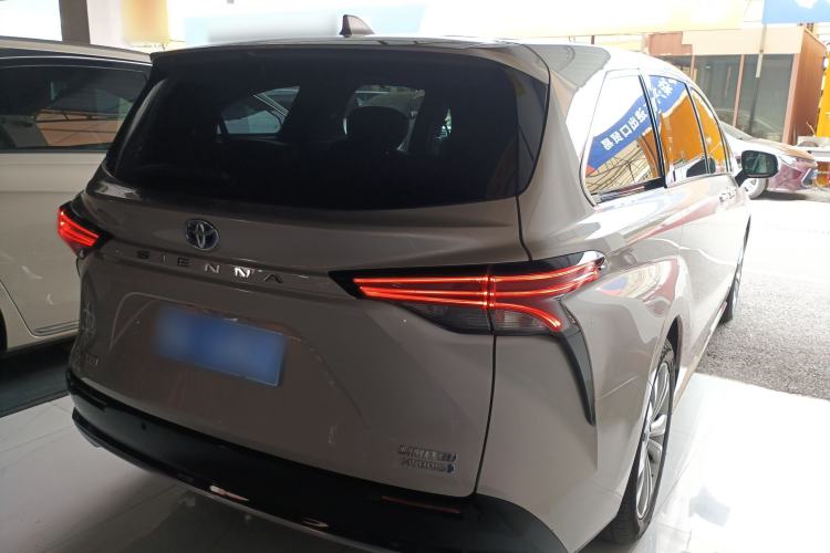 Used Toyota SIENNA 2021 2.5L Hybrid Premium Edition Rear Right 45 Deg