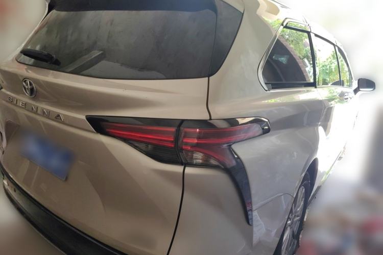 Used Toyota SIENNA 2021 2.5L Hybrid Luxury Edition Rear Right 45 Deg