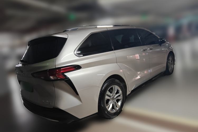 Used Toyota SIENNA 2021 2.5L Hybrid Platinum Edition Rear Right 45 Deg