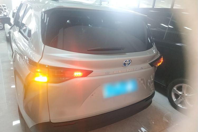 Used Toyota SIENNA 2021 2.5L Hybrid Comfort Edition Rear