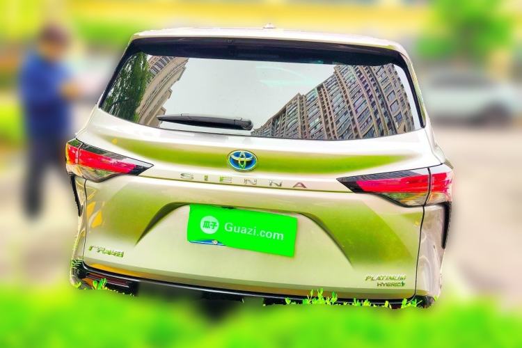 Used Toyota SIENNA 2021 2.5L Hybrid Platinum Edition Rear