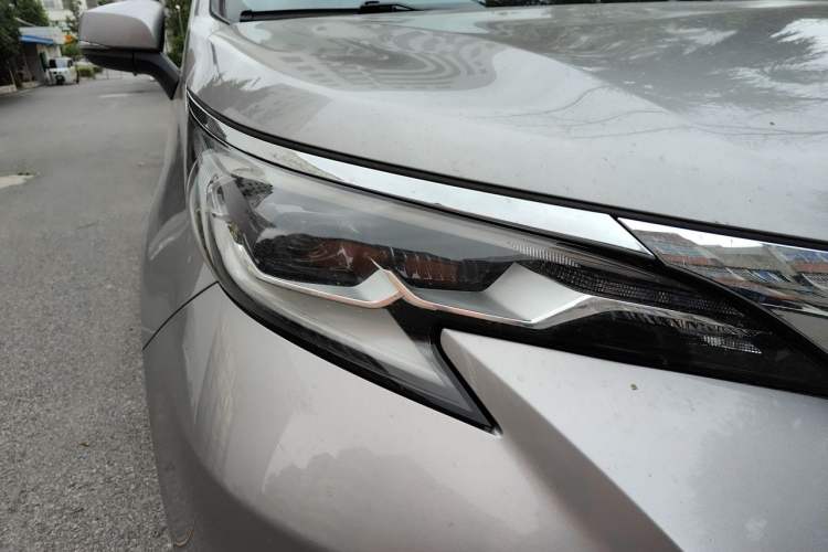 Used Toyota SIENNA 2021 2.5L Hybrid Comfort Edition Right Front Headlight