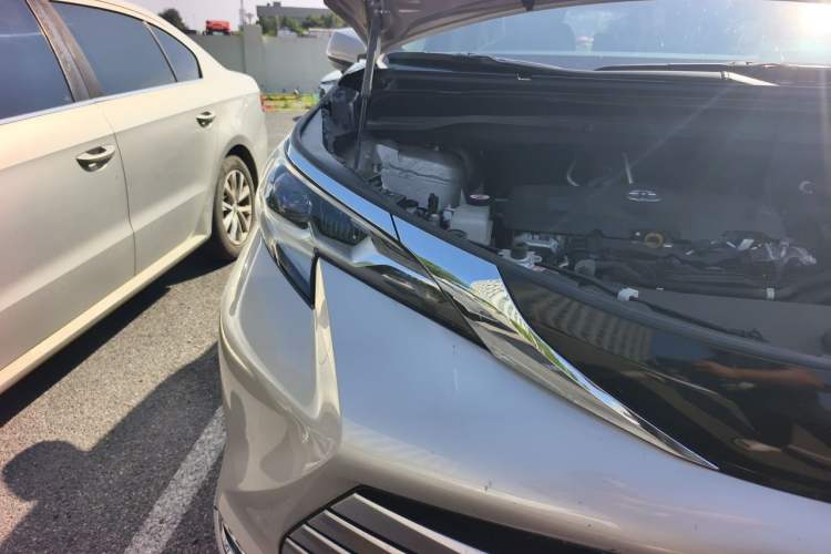 Used Toyota SIENNA 2021 2.5L Hybrid Comfort Edition Right Front Headlight