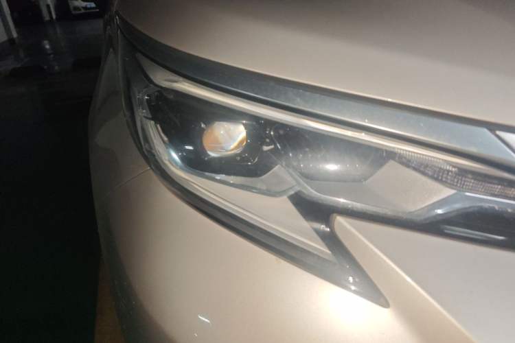 Used Toyota SIENNA 2021 2.5L Hybrid Ultimate Edition Right Front Headlight