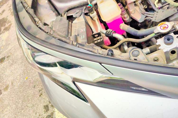 Used Toyota SIENNA 2021 2.5L Hybrid Platinum Edition Right Front Headlight
