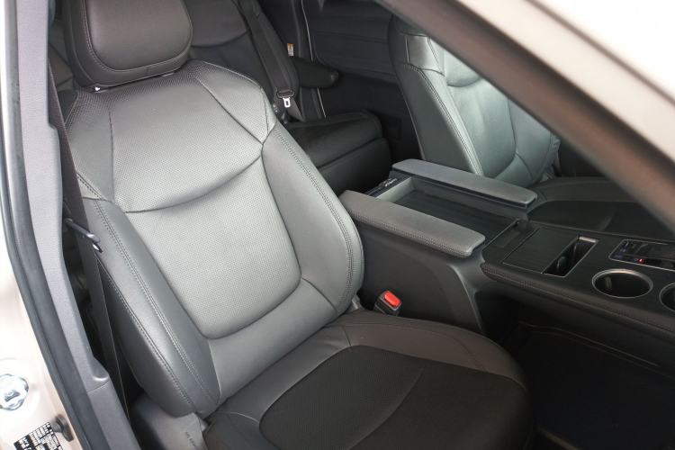 Used Toyota SIENNA 2021 2.5L Hybrid Premium Edition Right Front Seat