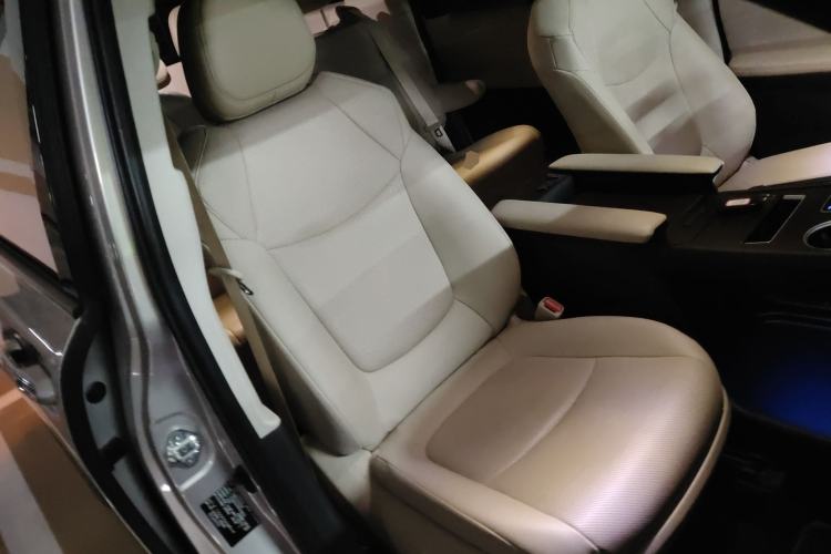 Used Toyota SIENNA 2021 2.5L Hybrid Luxury Edition Right Front Seat