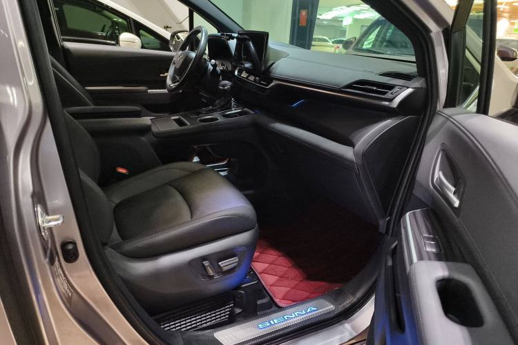 Used Toyota SIENNA 2021 2.5L Hybrid Premium Edition Right Front Seat