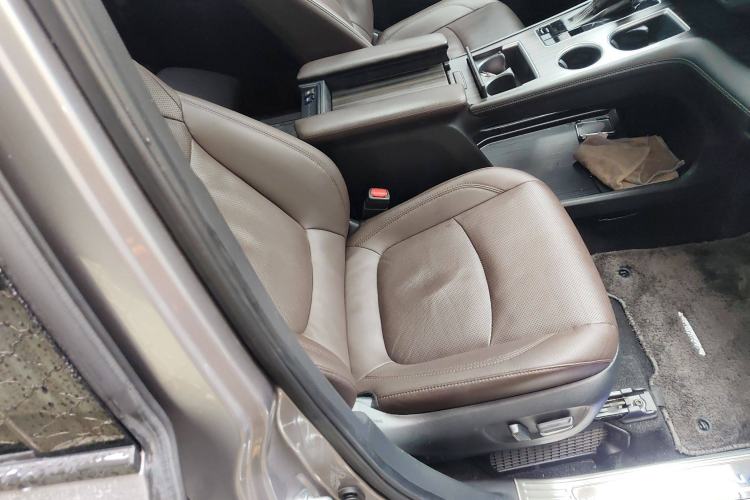 Used Toyota SIENNA 2021 2.5L Hybrid Platinum Edition Right Front Seat