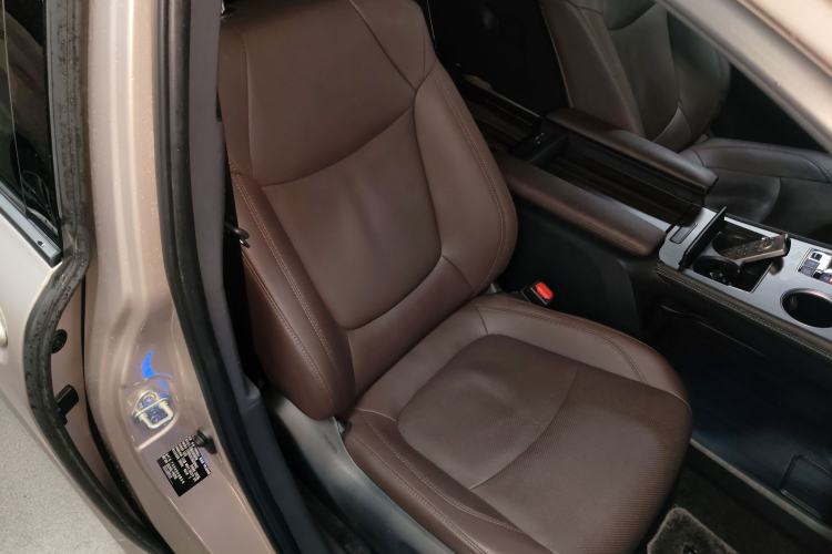Used Toyota SIENNA 2021 2.5L Hybrid Platinum Edition Right Front Seat