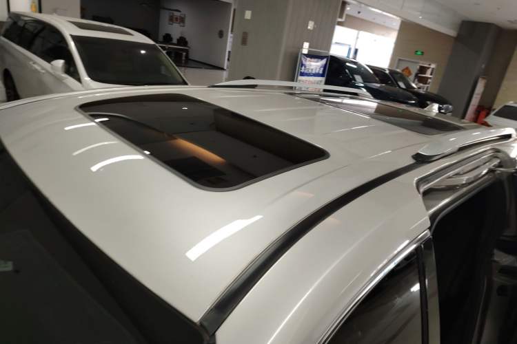 Used Toyota SIENNA 2021 2.5L Hybrid Platinum Edition Roof