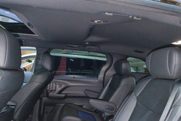 Used Toyota SIENNA 2021 2.5L Hybrid Premium Edition Roof