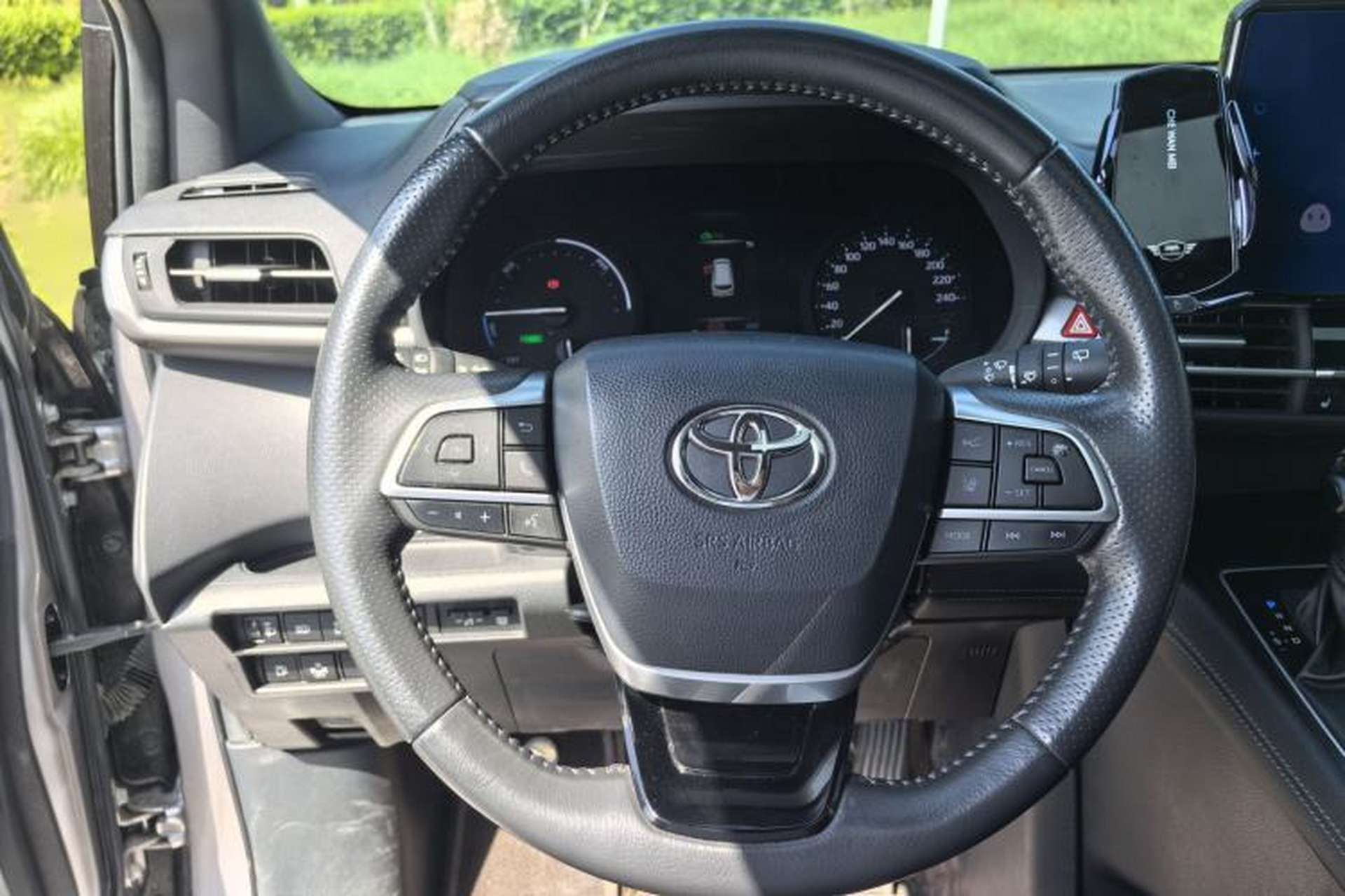 Used Toyota SIENNA 2021 2.5L Hybrid Premium Edition Steering Wheel