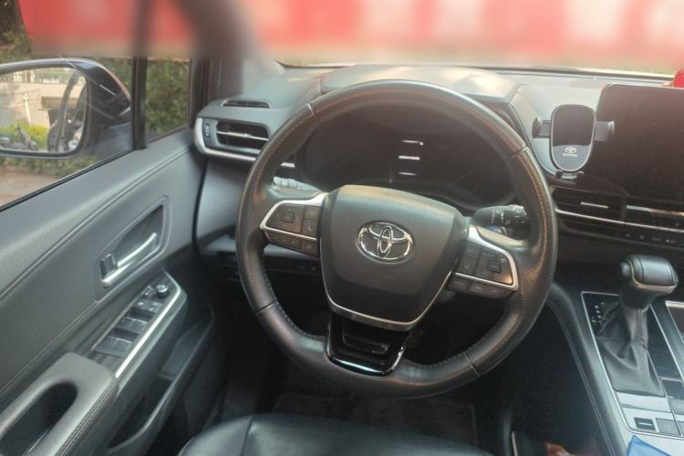 Used Toyota SIENNA 2021 2.5L Hybrid Premium Edition Steering Wheel