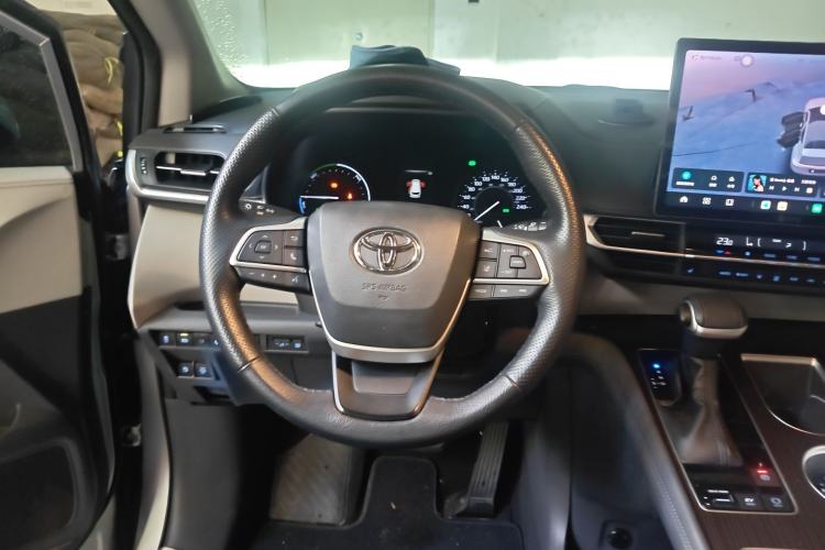 Used Toyota SIENNA 2021 2.5L Four-Wheel Drive XLE 7-Seater Canadian Version Steering Wheel