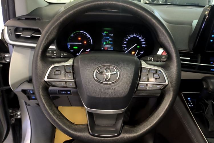 Used Toyota SIENNA 2021 2.5L Hybrid Comfort Edition Steering Wheel