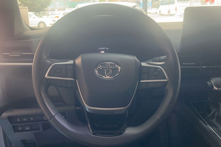 Used Toyota SIENNA 2021 2.5L Hybrid Premium Edition Steering Wheel