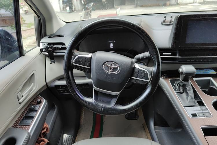 Used Toyota SIENNA 2021 2.5L Hybrid Comfort Edition Steering Wheel