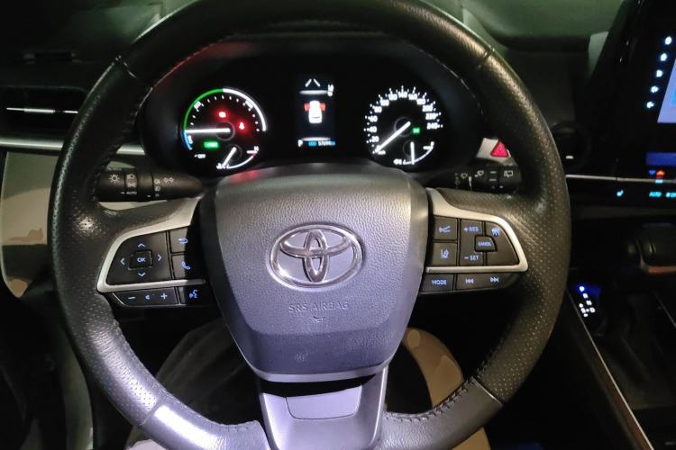 Used Toyota SIENNA 2021 2.5L Hybrid Luxury Edition Steering Wheel