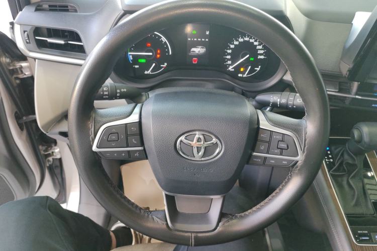 Used Toyota SIENNA 2021 2.5L Hybrid Comfort Edition Steering Wheel