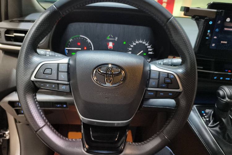 Used Toyota SIENNA 2021 2.5L Hybrid Premium Edition Steering Wheel