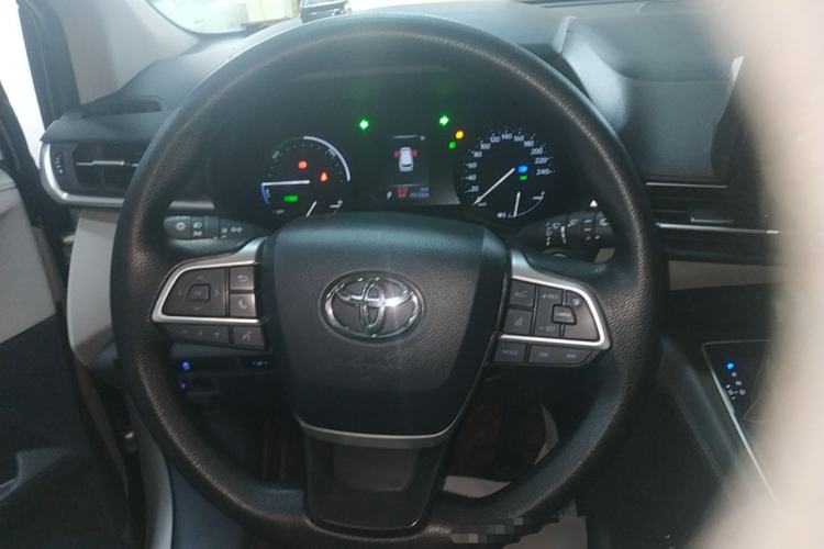 Used Toyota SIENNA 2021 2.5L Hybrid Comfort Edition Steering Wheel