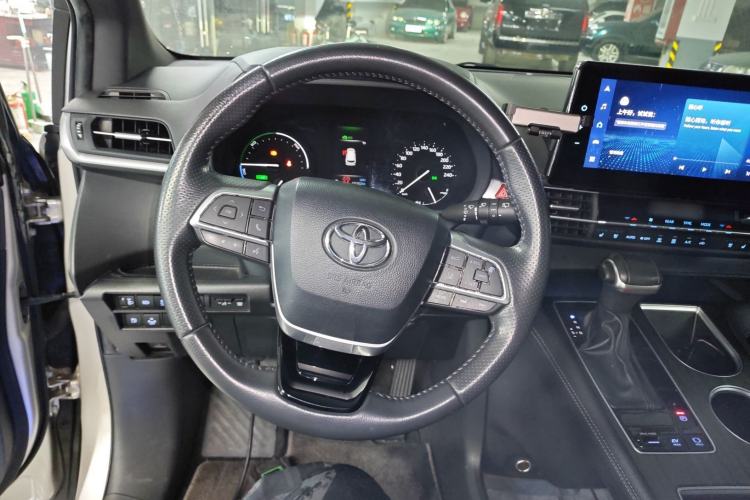 Used Toyota SIENNA 2021 2.5L Hybrid Premium Edition Steering Wheel