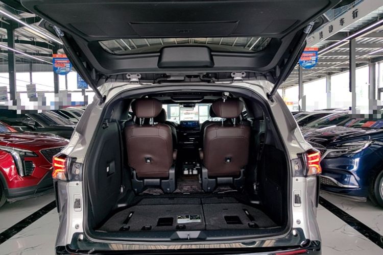 Used Toyota SIENNA 2021 2.5L Hybrid Platinum Edition Trunk
