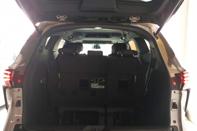 Used Toyota SIENNA 2021 2.5L Hybrid Premium Edition Trunk