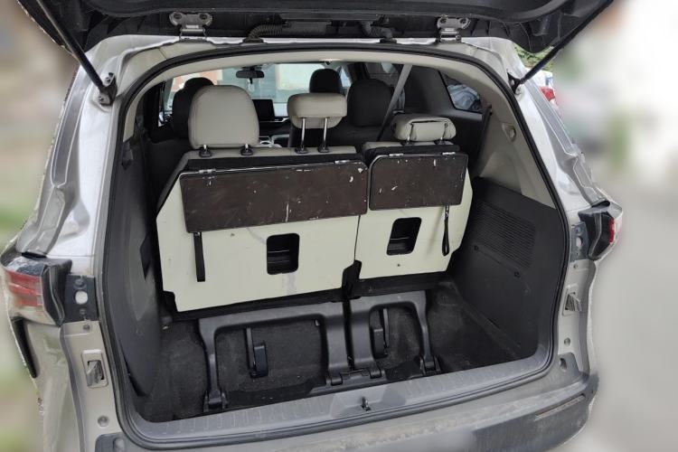 Used Toyota SIENNA 2021 2.5L Hybrid Comfort Edition Trunk