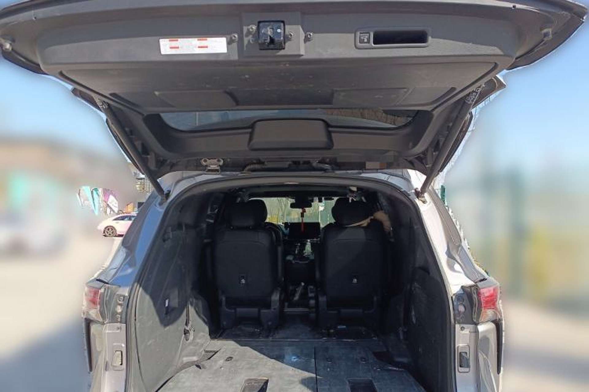 Used Toyota SIENNA 2021 2.5L Hybrid Ultimate Edition Trunk