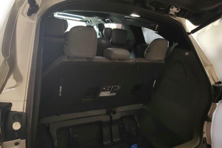 Used Toyota SIENNA 2021 2.5L Hybrid Luxury Edition Trunk
