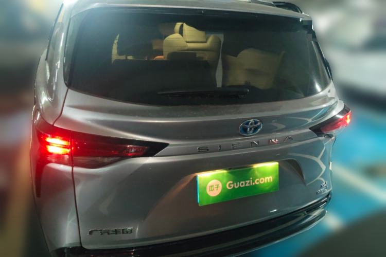 Used Toyota SIENNA 2021 2.5L Hybrid Luxury Edition Trunk