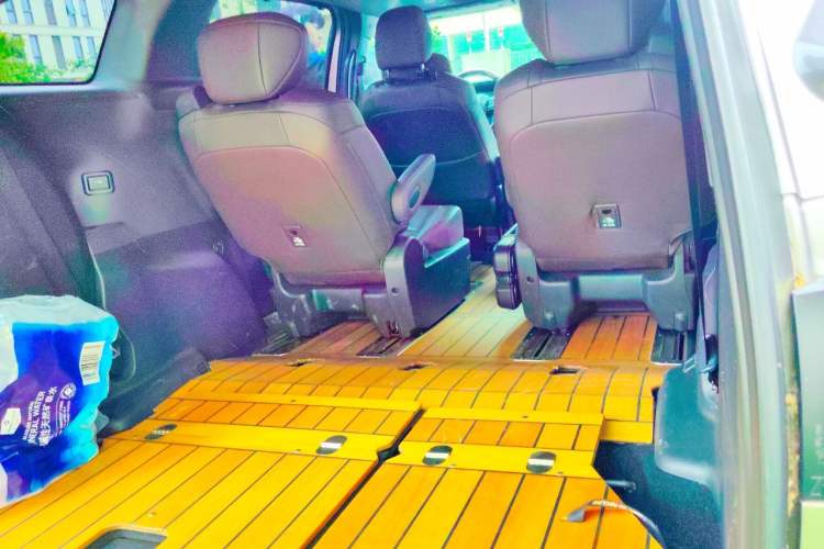 Used Toyota SIENNA 2021 2.5L Hybrid Platinum Edition Trunk